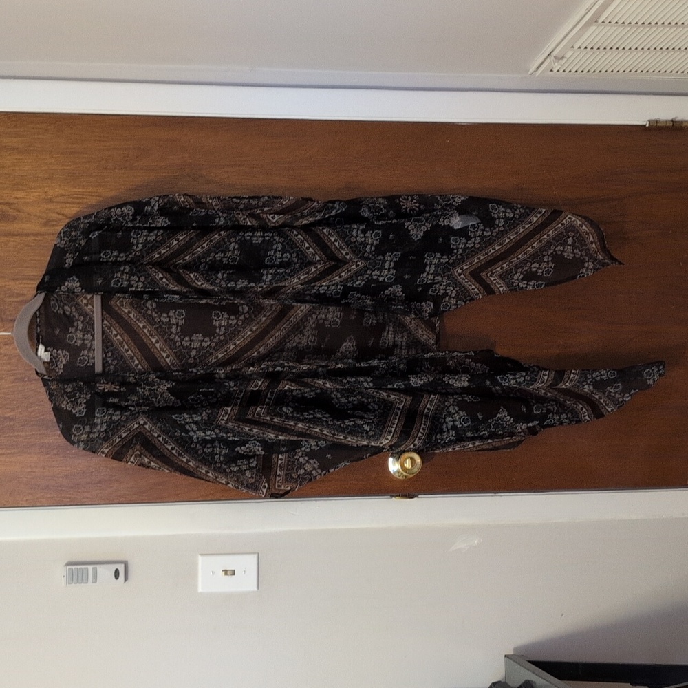 American Eagle Outfitters Black and Brown Patterned Kimono
